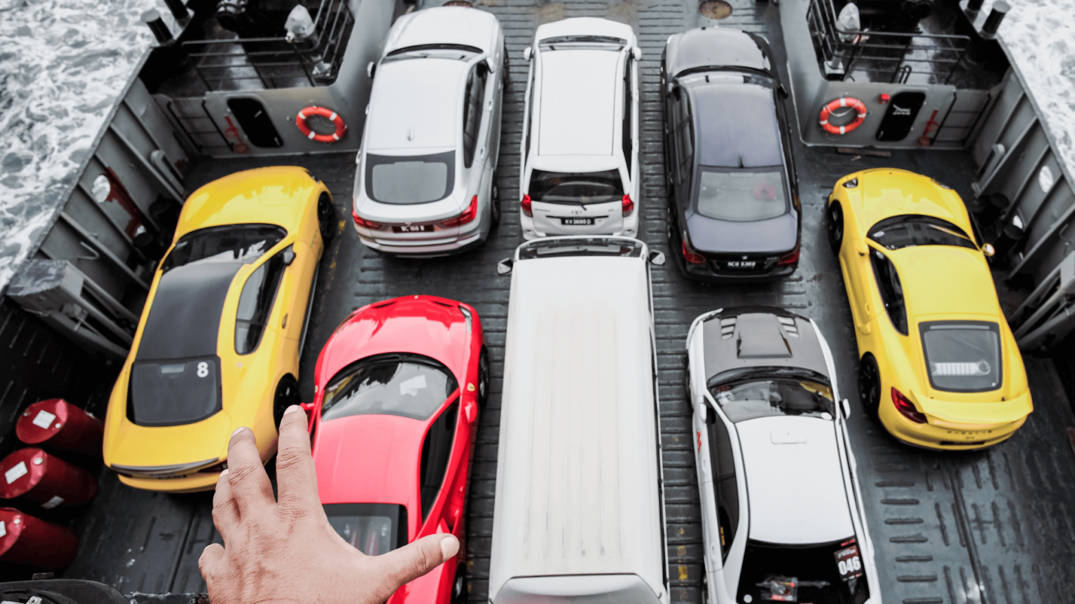 Μεταφορά ασυνόδευτου οχήματος με πλοίο